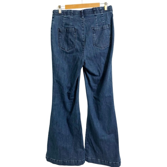 Pilcro High-Rise Pull-On Retro Flare Jeans Size 32 - Picture 3 of 7